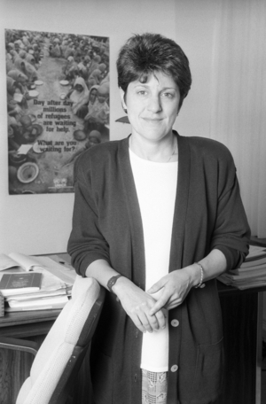 Judith Kumin (United Nations High Commissioner for Refugees UNHCR) in her office in Bonn..., 1993 (photo)