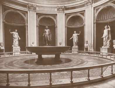 Roma, Sala Rotonda (b/w photo)