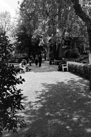 Strollers in Freudenstadt in the Black Forest, germany 1930s (b/w photo)