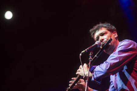 Hevia performing at Carpino Folk Festival, Puglia, Italy, 2014 (photo)