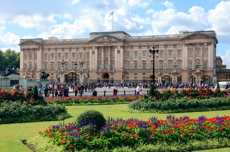Buckingham Palace in London UK (photo)