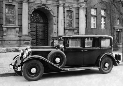 16/80 hp NAG sedan, 1932 (b/w photo)