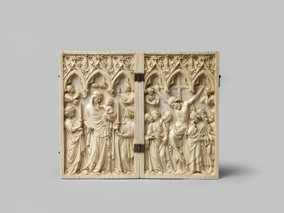 Diptych depicting the Vierge Glorieuse and Crucifixion, 14th century (carved ivory with later ebony backing)