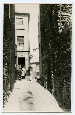A view of the Crown Inn from a side lane, Douglas, Isle of Man, 1932-34 (b/w photo)