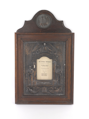 Memorial plaque to Private Robin Martin incorporating ‘Dead Man’s Penny’, 1914-18 commemorative medallion and accompanying certificate, c.1918 (wood & bronze)
