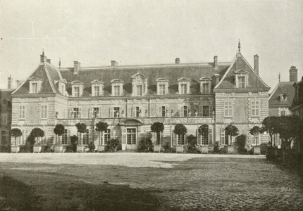 Menars, Chateau (b/w photo)