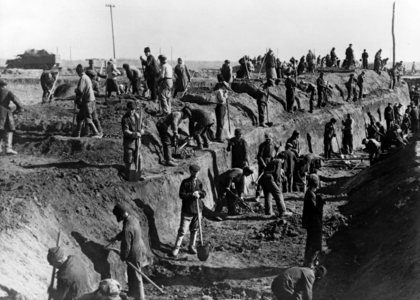 II. WK, Eastern Front, Population 1943 (photo)