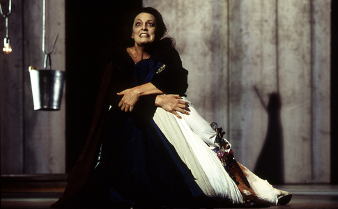 Deborah Polaski at Theatre du Châtelet, Paris, 1996 (photo)