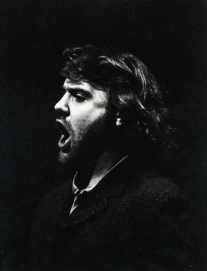 Bryn Terfel singing Welsh