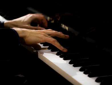 Lucas Debargue during the studio recording of his first CD, Berlin, 2016 (photo)