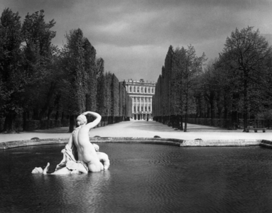 Schönbrunn Palace in Vienna, 1940 (b/w photo)