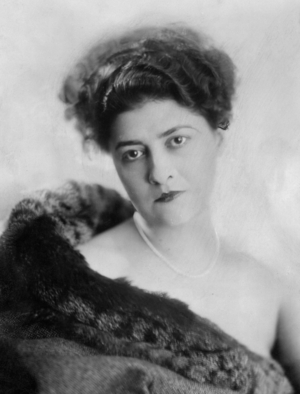 Portrait of a woman, 1927 (b/w photo)