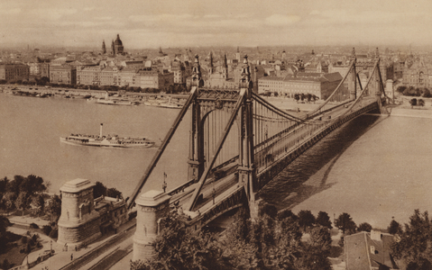 Budapest: Erzsebet-Hid; Pont D'Elisabeth (b/w photo)