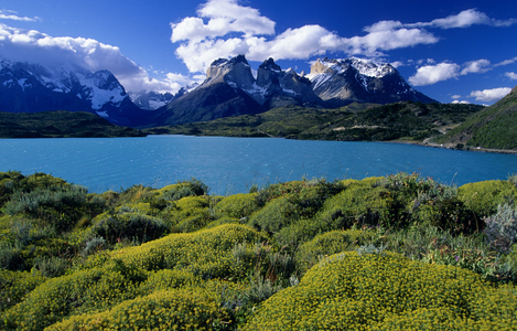 Macizo del Paine in Torres del Paine National Park. Chile.  (photo)