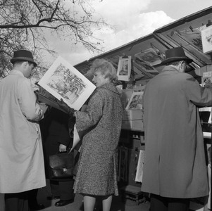 Booksellers of Paris, 1977 (photo)