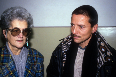 Society, reportage orphanage 1995 Dr. Wunder visiting the home for intellectually disabled children in ..., 1995 (photo)