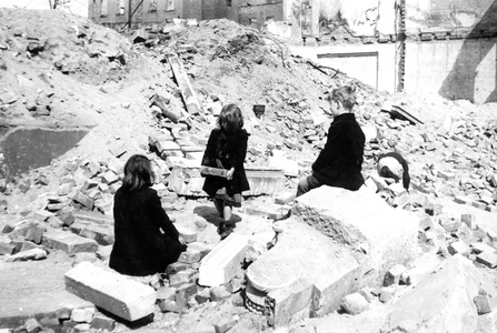 Children in ruins, ca. 1945 Leipzig, Germany, Europe, 1945 (photo)