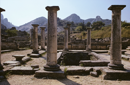 Roman market street in Glanum, St-Remy, France (photo)