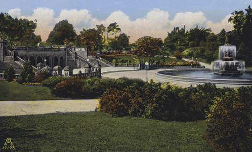 New York: Terrace and Bathesda Fountain, Central Park (colour photo)