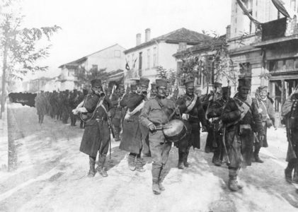 Serbian infantry after the outbreak of the First World War, 1914 (b/w photo)