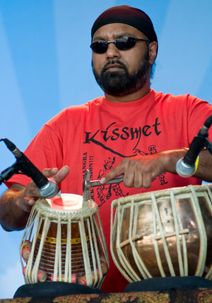 Kissmet (Max Singh) (photo)