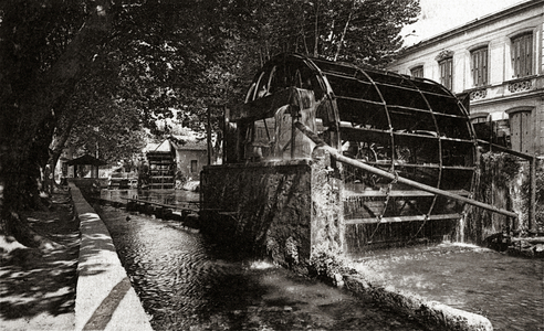 L'Isle-sur-Sorgue, Ville Vieille district, 1940 (postcard)