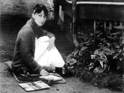 Georgia O'Keeffe, 1918 (b/w photo)