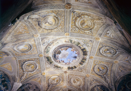 Triumph of Caesar and Oculus of the Bridal Chamber, c.1473 (fresco)