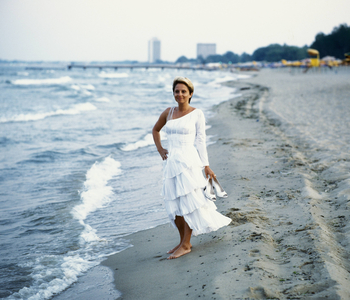 Dagmar Frederic on the Bulgarian Black Sea coast, people, optimistic; ..., 1981 (photo)