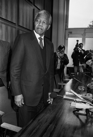 Germany, Bonn, 12 06-1990 Archive No 17-17-13 Nelson Mandelas visit to Bonn Photo Nelson Mandela, Vice …, 1990 (photo)