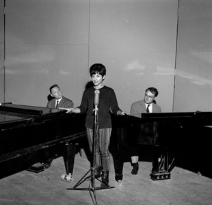 Alain Goraguer with Luce Klein and François Rauber, 1962 (b/w photo)