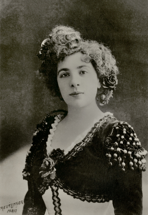 Portrait of French artist Marguerite Carrer Xanrof ( 1869 , 1952 ) (photograph)