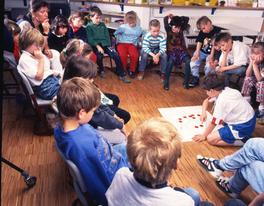 Elementary school with preschool 1996 DEU, Germany, Iserlohn The lessons in this elementary school ..., 1996 (photo)