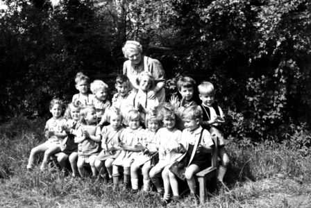 Children can be photographed in the green with the kindergarten teacher, ca. 1955, Le…, 1955 (photo)