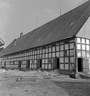 A Sattelmeier farm in Westphalia which was under the entailed estate law from 1933 on, Germany 1930s (b/w photo)