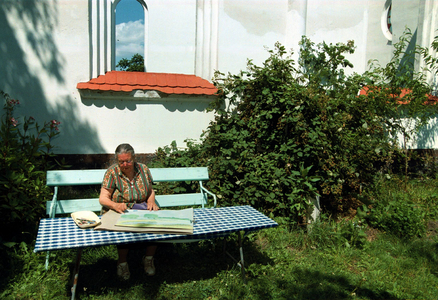 Erna Roder, artist Erna Roder (83), artist (naive art), lives ..., 1999 (photo)