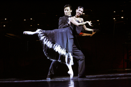 Desire Samaai and Yi (photo)