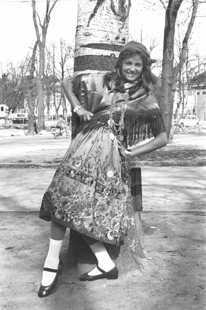 Oslo 19740427. Artist Inger Lise Rypdal debuts on stage with a collection of Prøysen stubs that is now …, 1974 (photo)