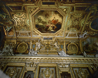 view of the ceiling of the "Salon Carré", Louvre Palace