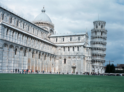 Pisa, cathedral and Leaning Tower (photo)