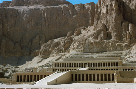 The mortuary temple of the female Pharaoh, Queen Hatshepsut (photograph)