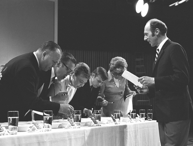 Oslo 19700516. Lennart Hyland discontinued one of its famous programs Hyland's Hörna in Norway in connection with the Swedish propaganda week "Stockholm comes to Oslo" …, 1970 (photo)