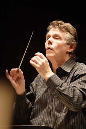 Mariss Jansons at the Theatre des Champs Elysées, Paris, 2007 (photo)