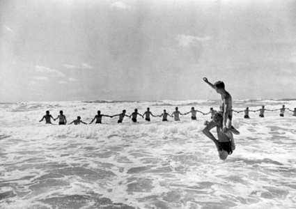 II. WK - Western Front - soldiers bathing in the Atlantic, 1940 (photo)