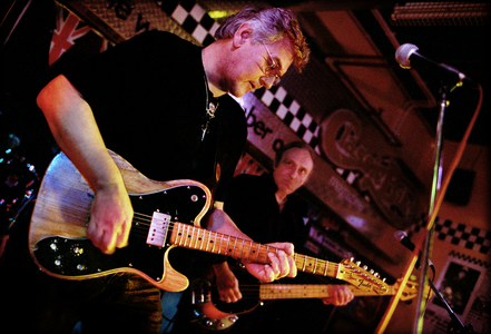 Rhytm-Lead Mick Green With His Fender Telecaster And Johnny Spence Bass, The Pirates At The Ace Cafe, 2003 (photo)