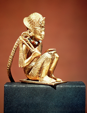 Pendant representing Amenophis III (1403-1365 BC) from the tomb of Tutankhamun, New Kingdom (gold) (see also 391019)