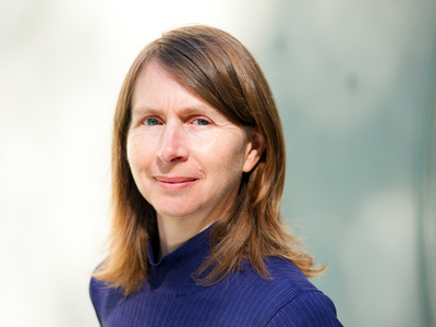 Portrait of Beatrice Milletre (doctor of psychology) at her place 12/04/2017