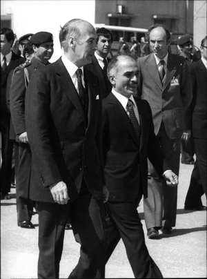 Tue 09, 1980 - During an official visit to Jordan, President Giscard D'Estaing and his wife were welcomed in Aman by Queen Nour and King Hussein of Jordan