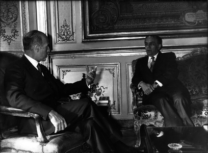Nov. 29, 1978 - Valery Giscard d'Estaing and Libya's President Elias Sarkis