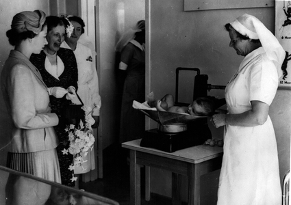 Feb. 02, 1954 - Royal Tour Of New Zealand.. Queen At Dunedin.